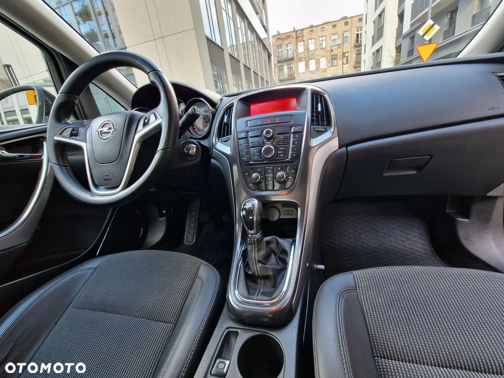 Opel Astra 1.4 T Cosmo EU6 - 27