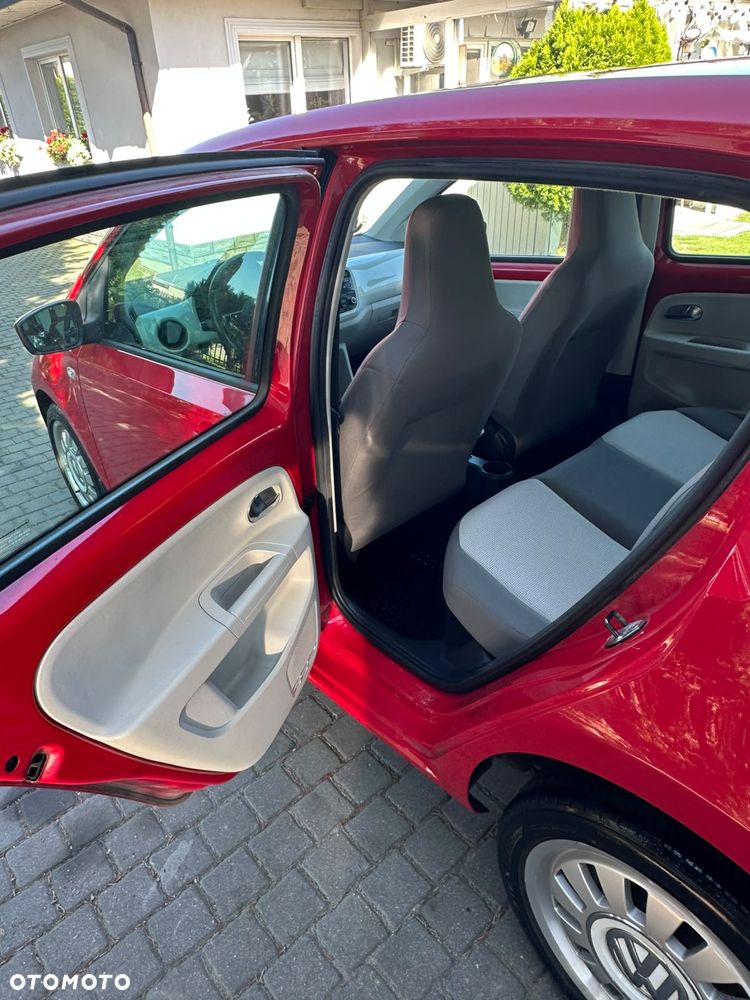 Volkswagen up! Active - 26