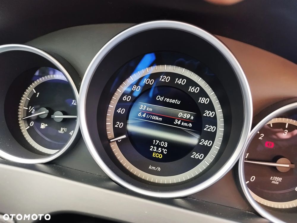 Mercedes-Benz Klasa C 200 CDI BlueEff Avantgarde - 30