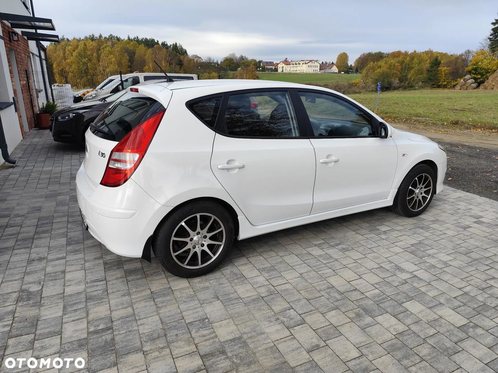 Hyundai i30 1.6 Premium - 8
