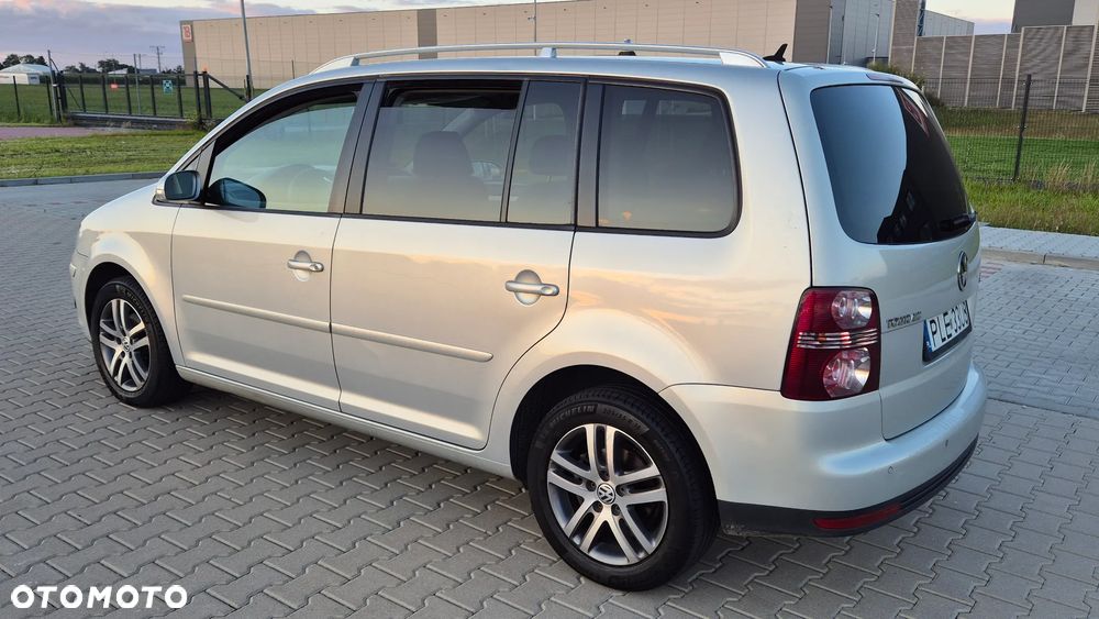 Volkswagen Touran 2.0 TDI Highline - 13