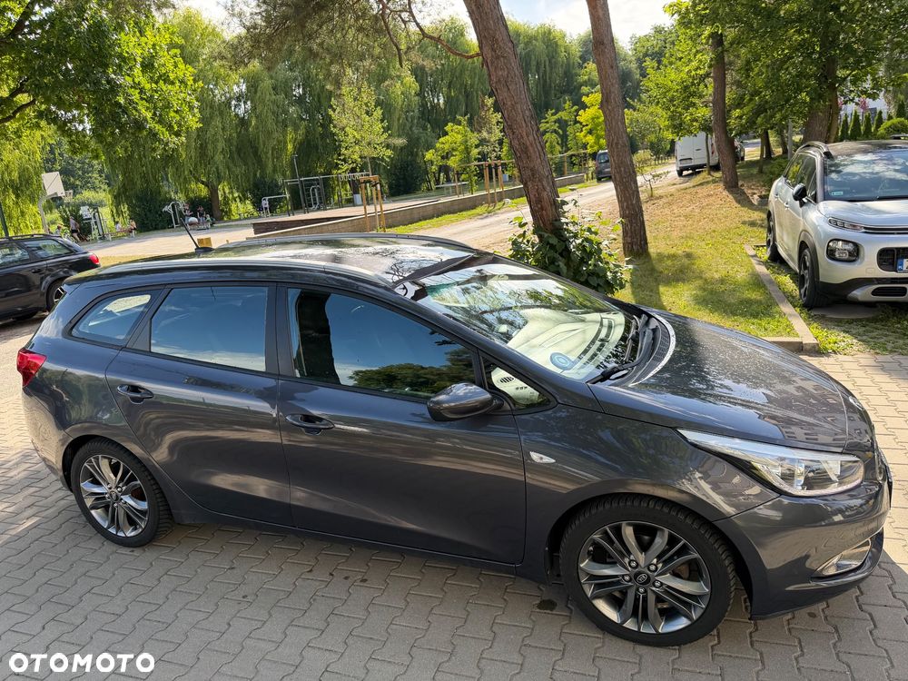 Kia Ceed - 8
