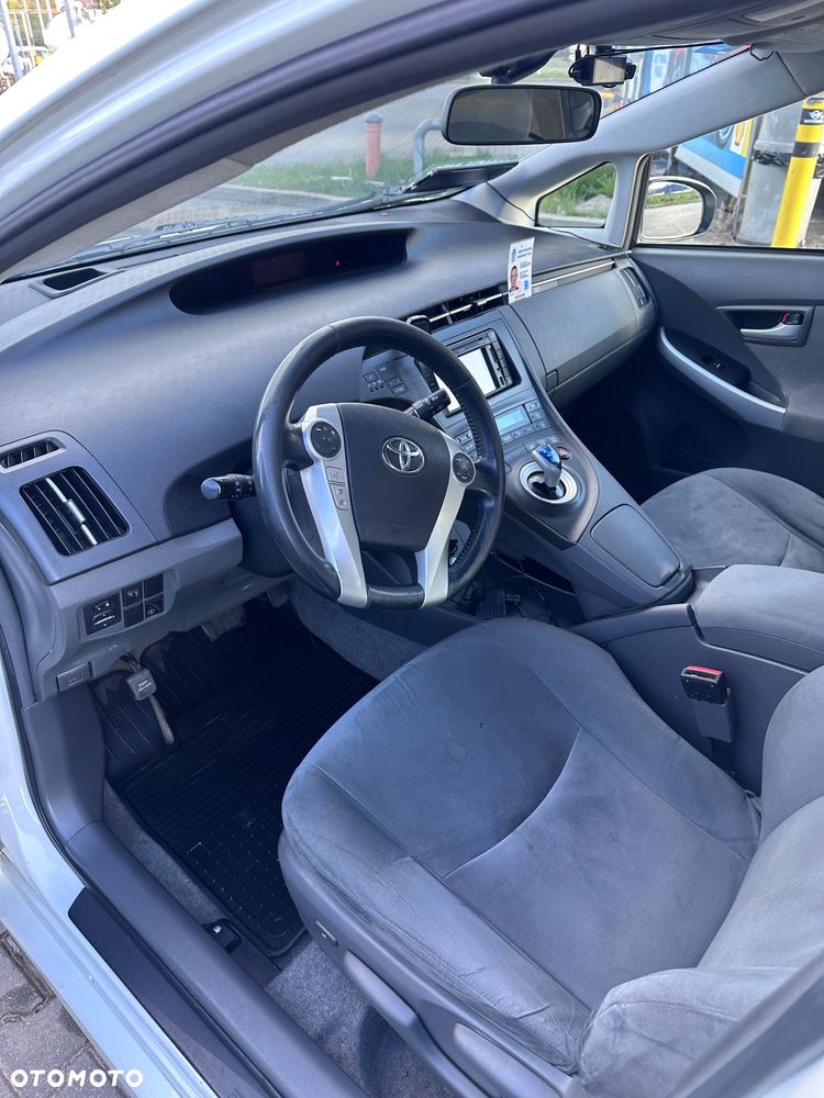 Toyota Prius - 10