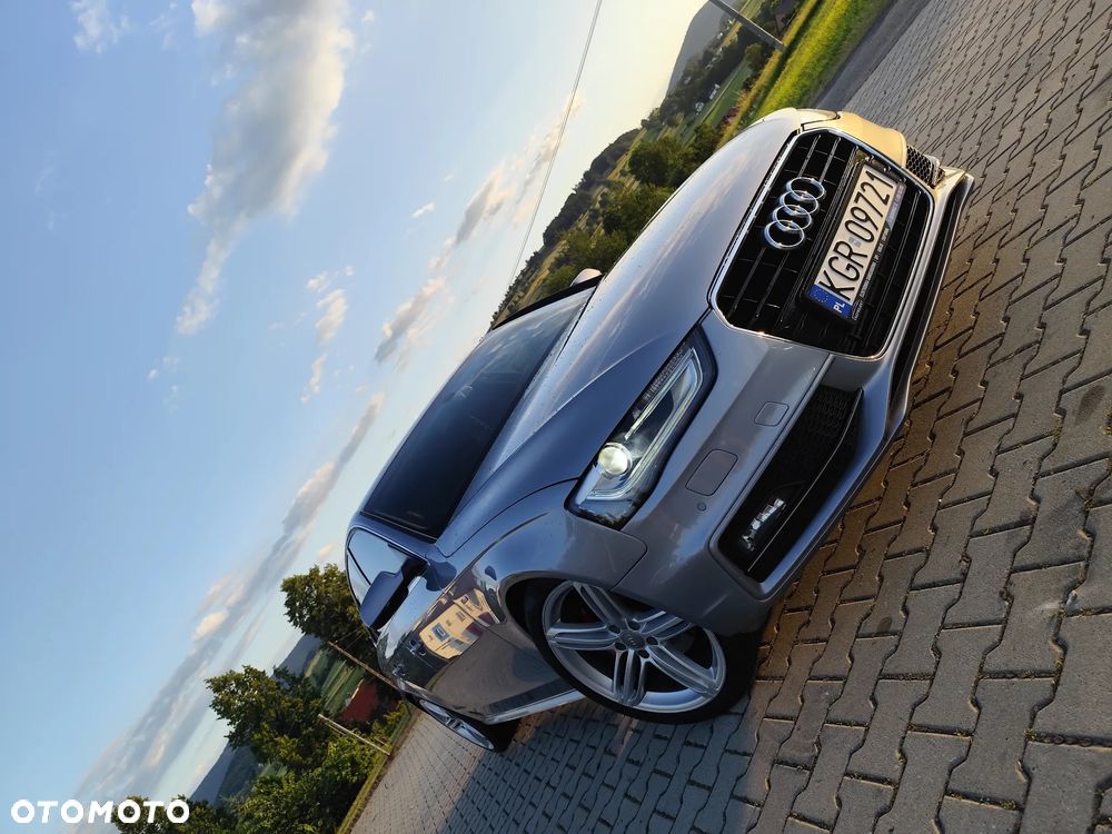 Audi A4 Limousine - 1