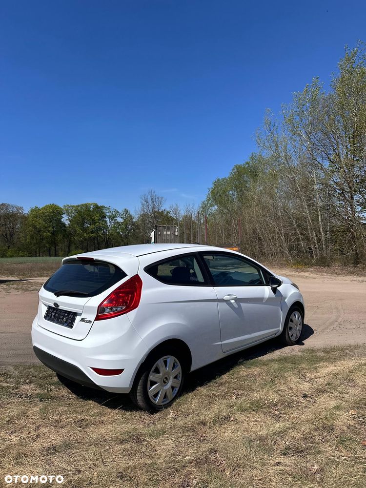 Ford Fiesta 1.25 Ambiente EU5 - 4