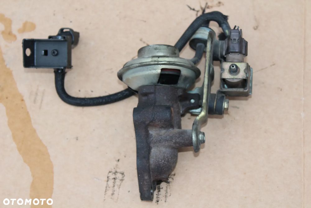 ZAWÓR EGR TOYOTA COROLLA VERSO I E12 2.0 D4D 1CD 25620-27070 - 1