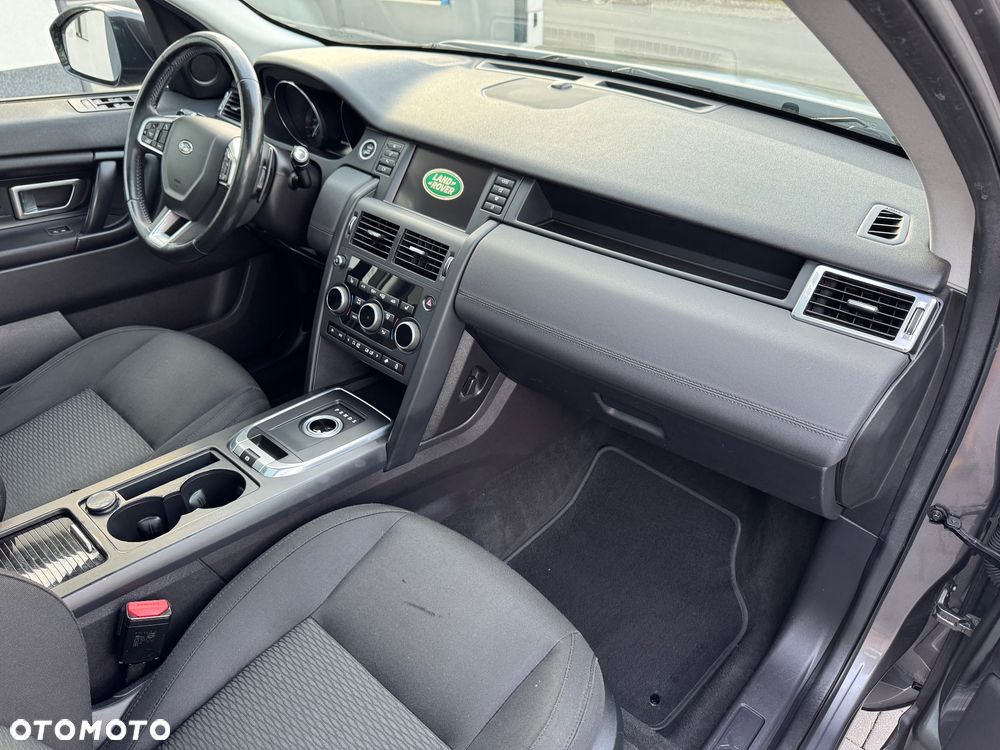 Land Rover Discovery Sport TD4 HSE Luxury - 24