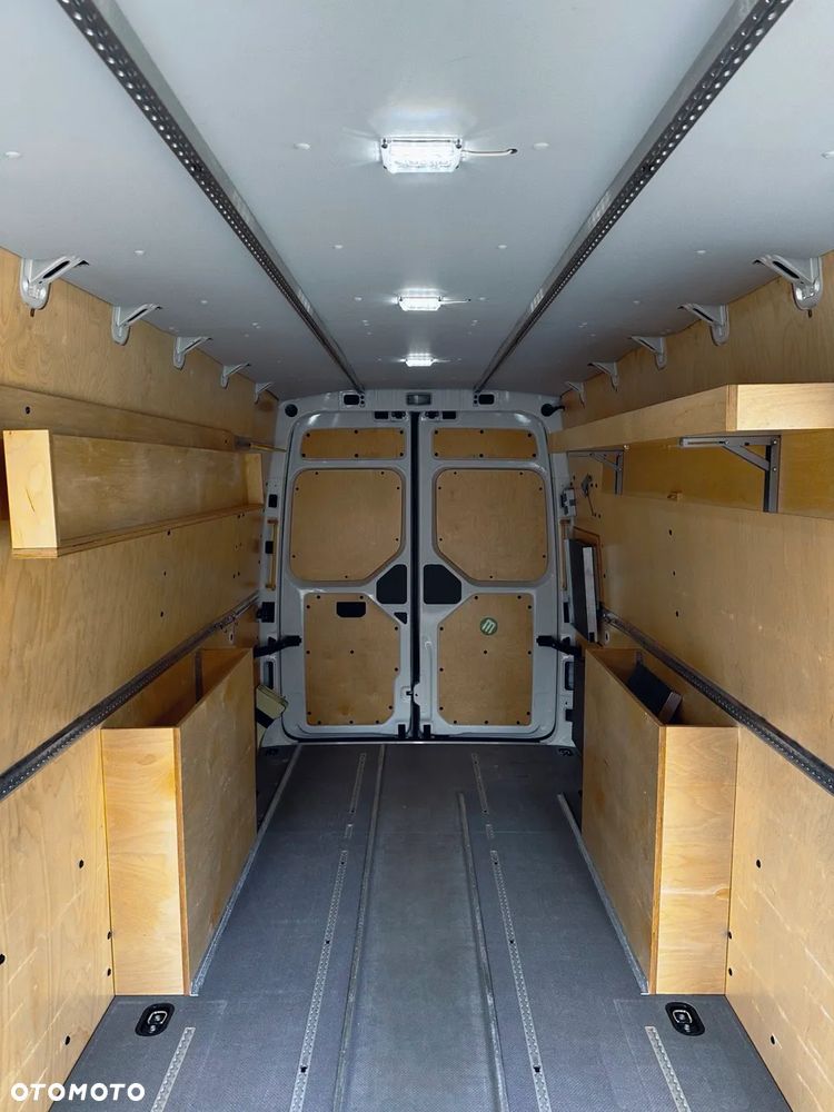 Volkswagen Crafter - 21