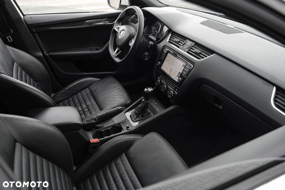 Skoda Octavia 2.0 TDI RS DSG - 22