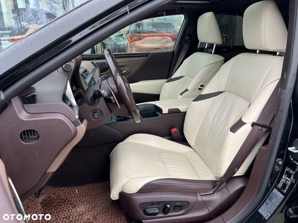 Lexus ES 300h Omotenashi - 7
