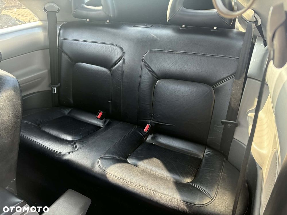 VOLKSWAGEN NEW BEETLE - 7