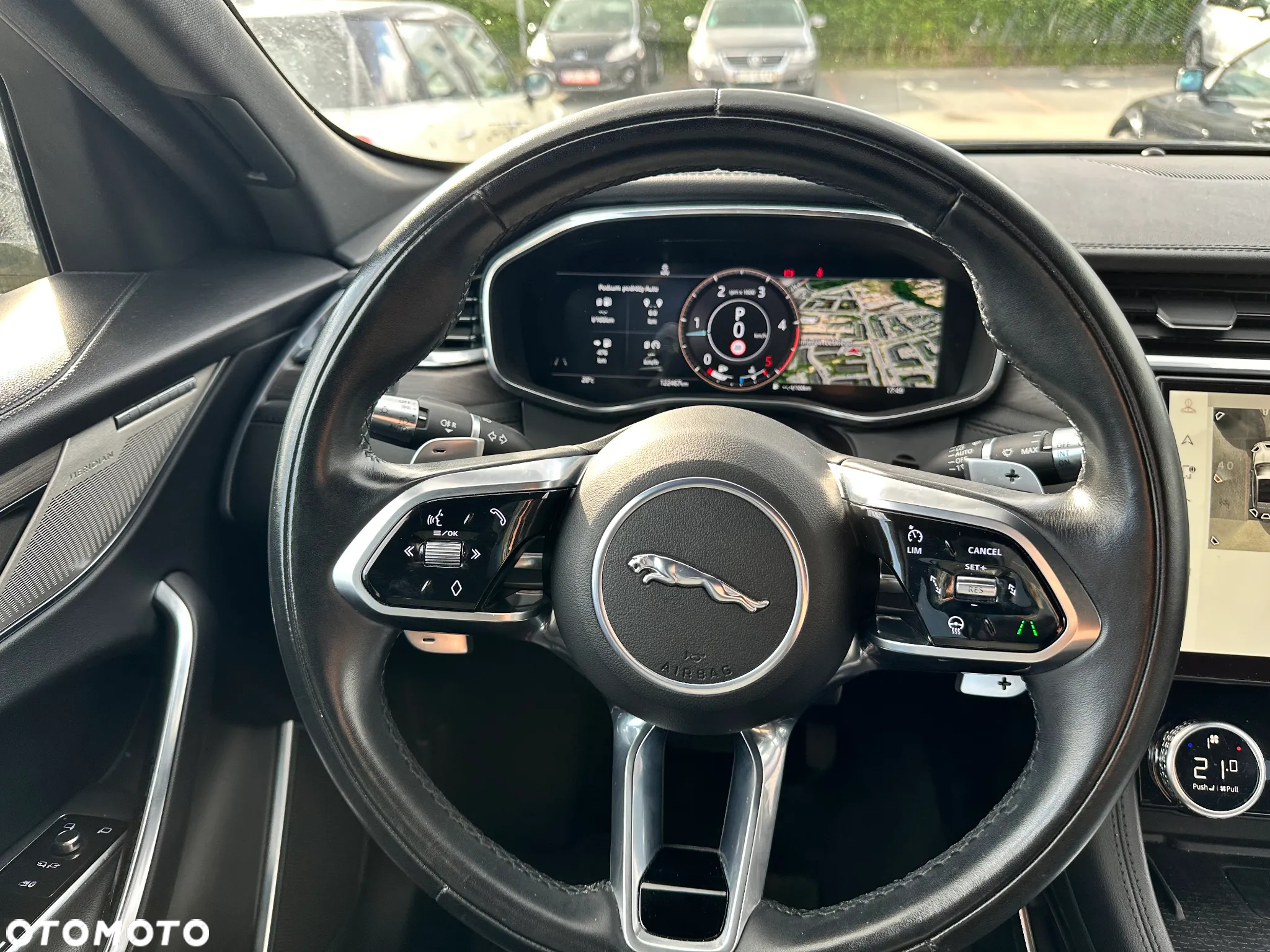 Jaguar F-Pace - 27