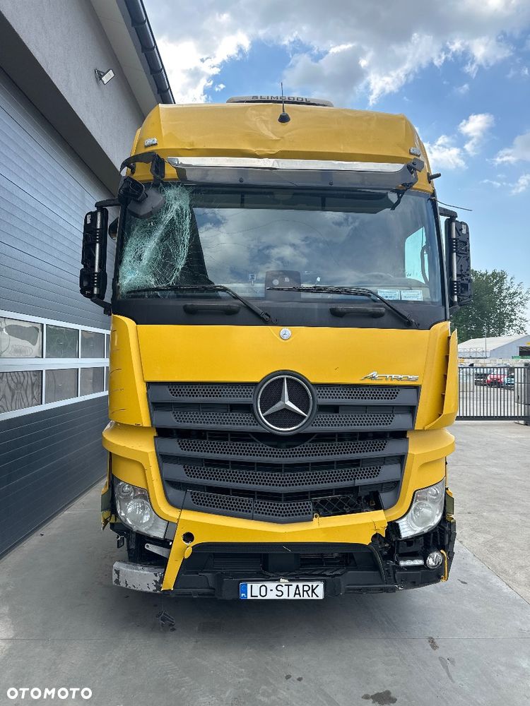 Mercedes-Benz ACTROS - 8