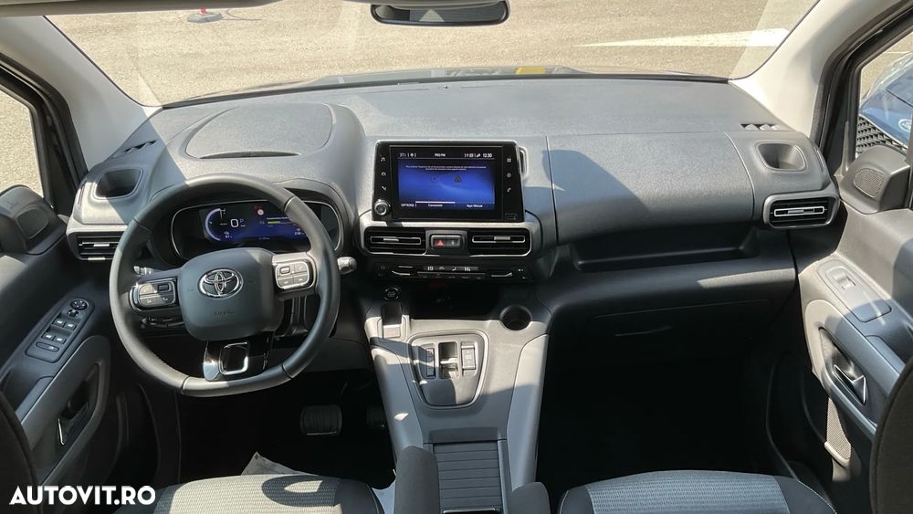 Toyota Proace 136 CP 50 kWh L2 6+1 Family+ - 9