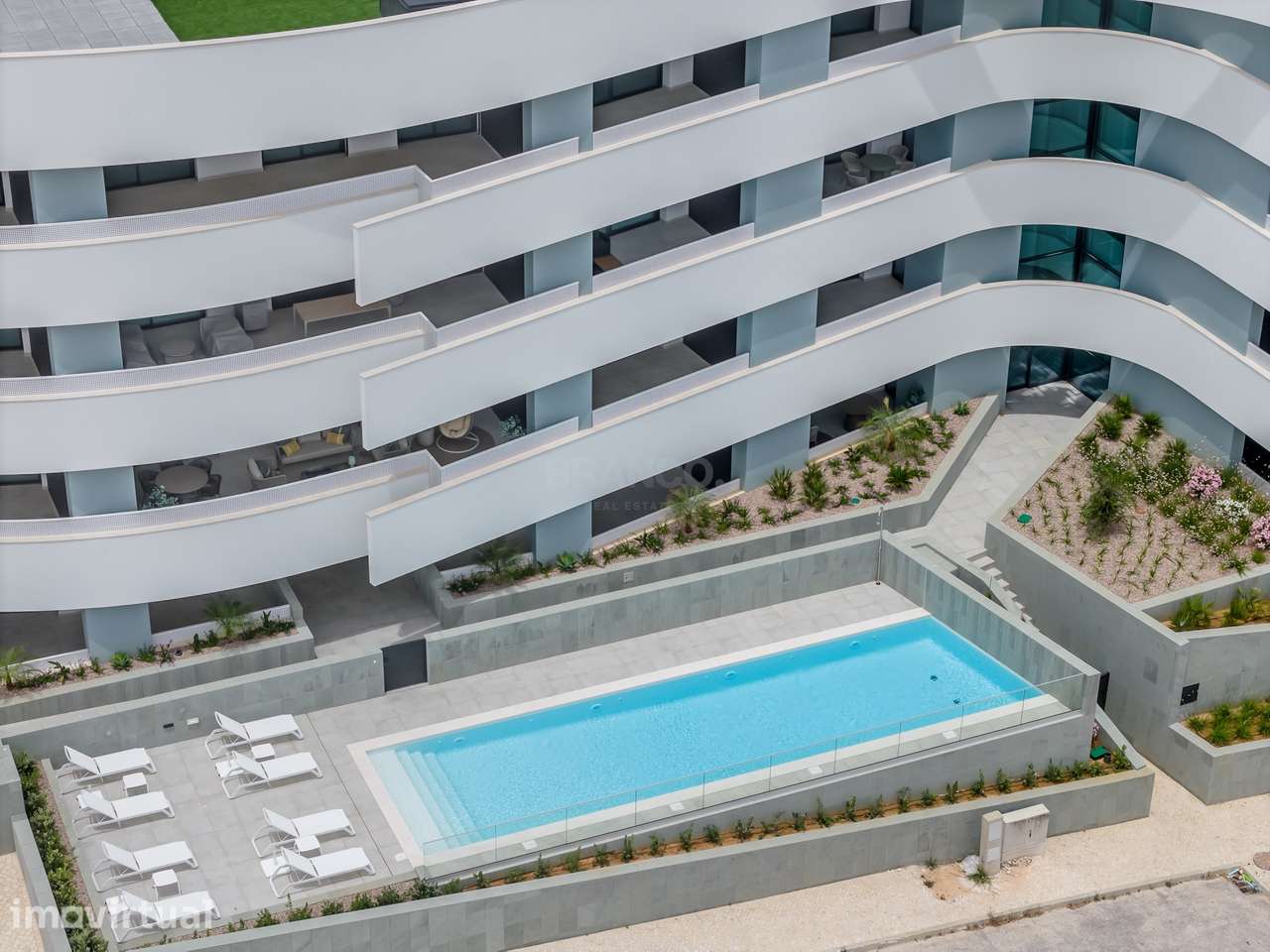 Apartamento Novo de Luxo a Poucos Passos da Praia em Porte de Mos, Lag - Grande imagem: 3/36
