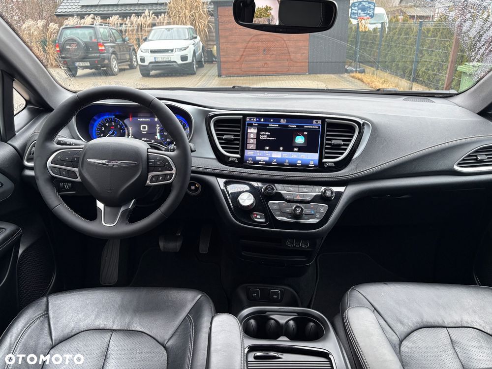 Chrysler Pacifica - 11