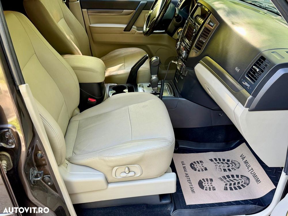 Mitsubishi Pajero - 10