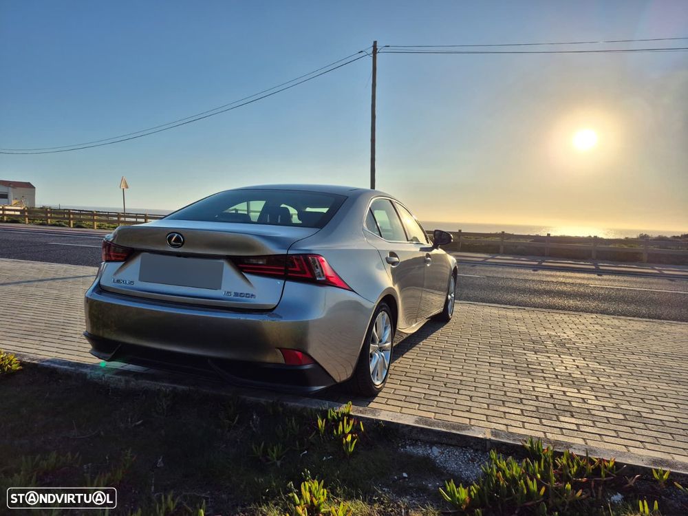 Lexus IS 300H Executive - 8