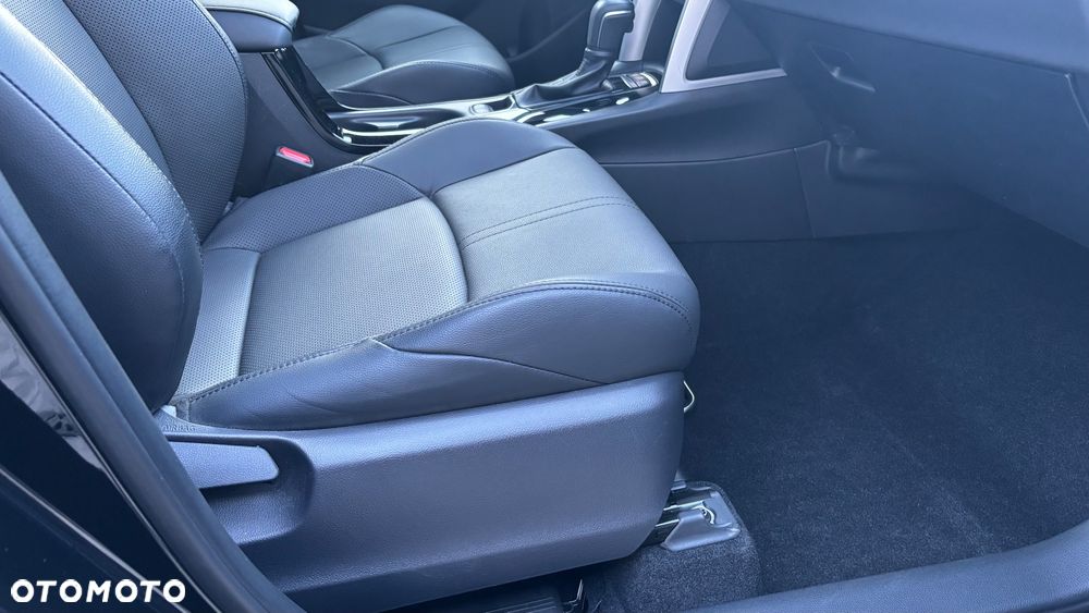 Toyota Corolla Cross 2.0 Hybrid Executive - 17