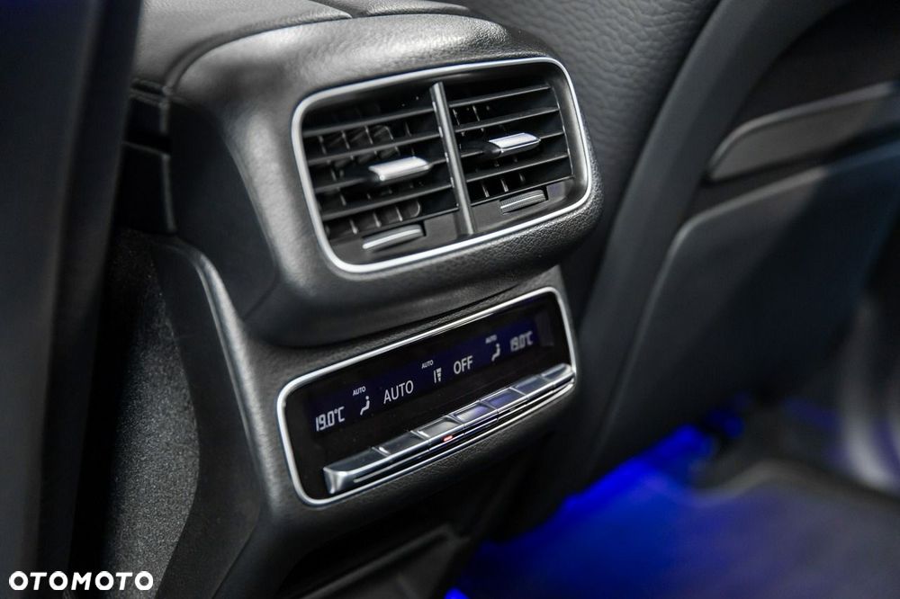 Mercedes-Benz GLE - 33