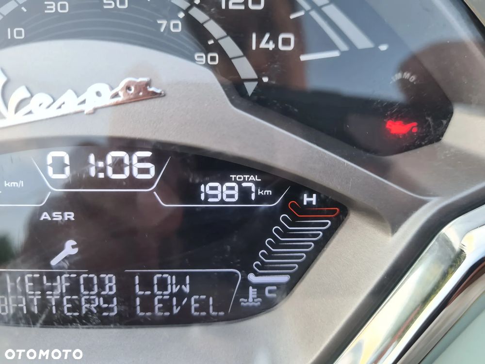 Vespa GTS - 9