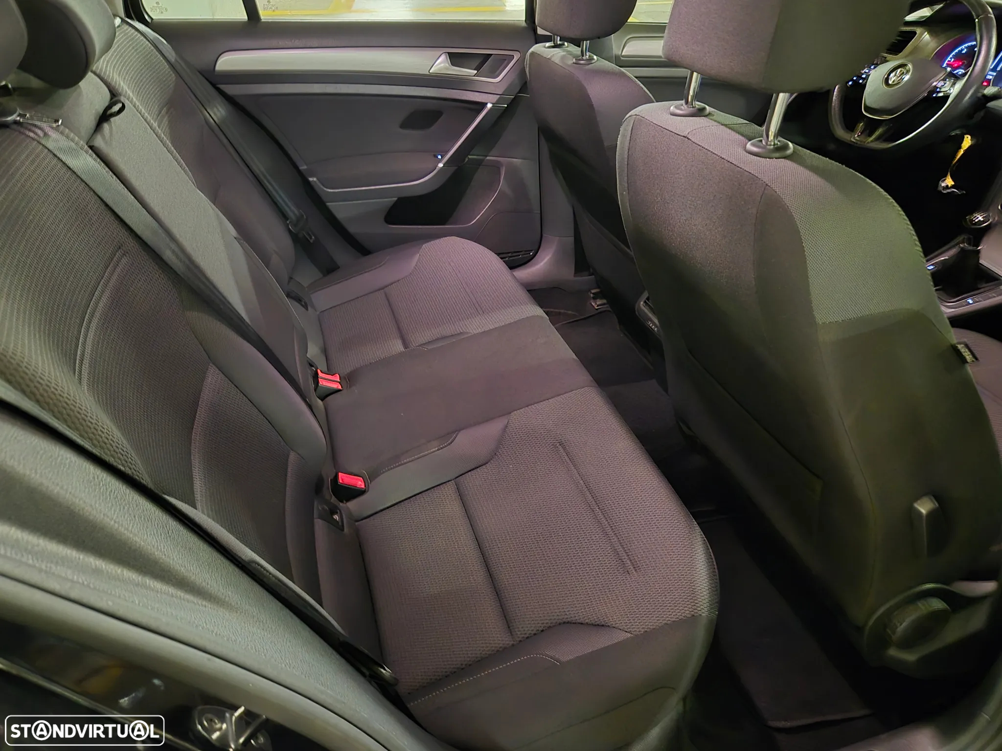 VW Golf Variant 1.6 TDi Confortline - 30