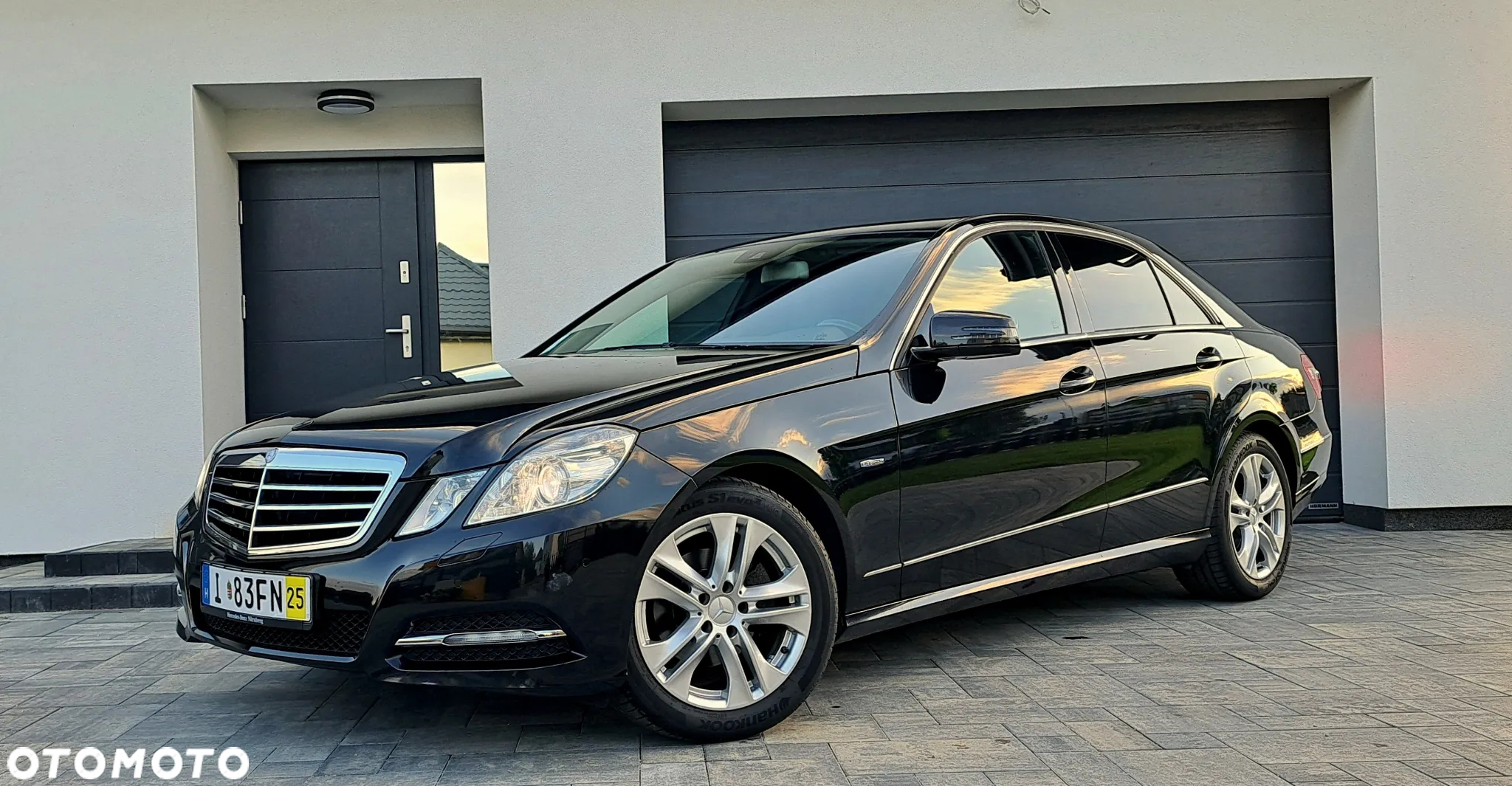 Mercedes-Benz Klasa E 200 CGI BlueEffICIENCY Avantgarde - 16