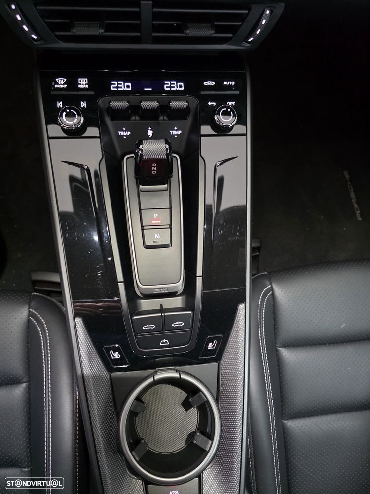 Porsche 911 (992) Carrera - 28