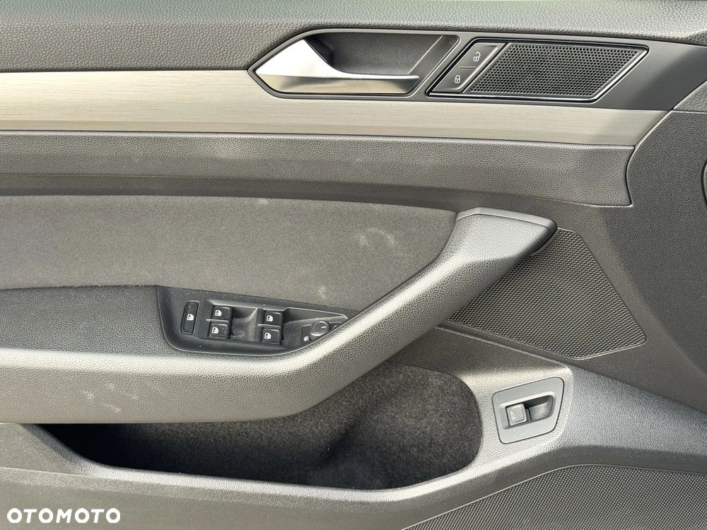 Volkswagen Passat Variant ver-variant-1-4-tsi-bluemotion-technology-trendline - 15