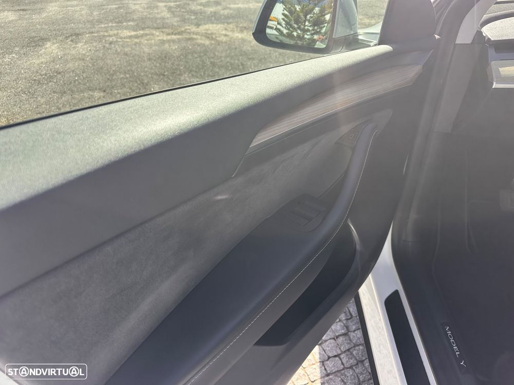 Tesla Model Y Tração Traseira - 18
