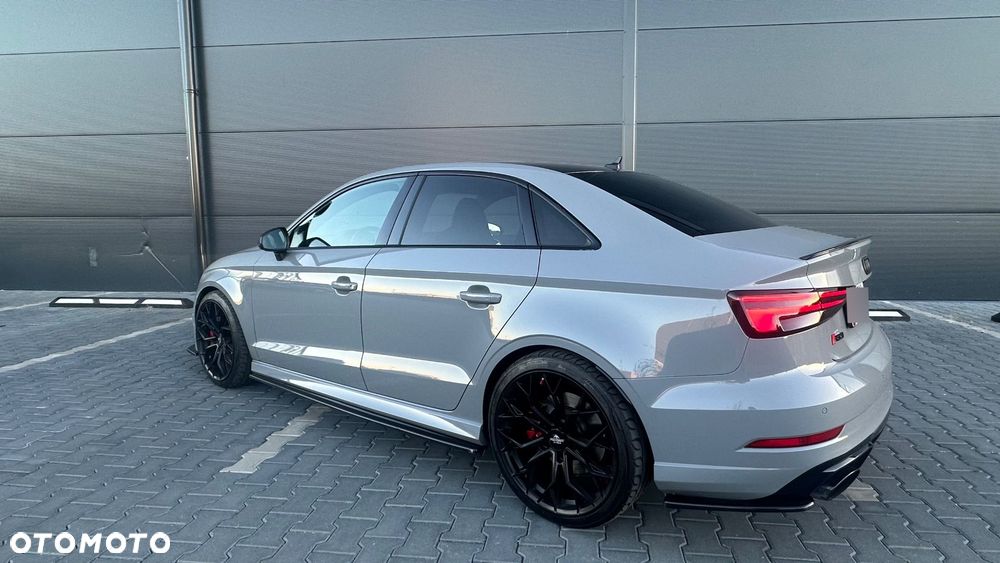 Audi RS3 Limousine - 8