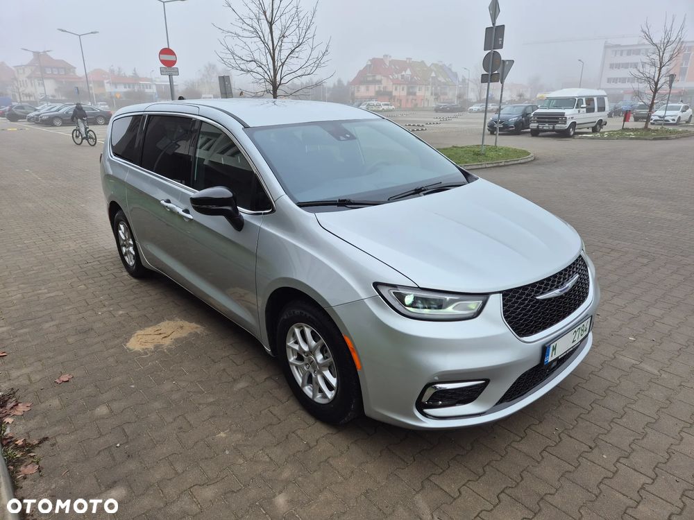 Chrysler Pacifica - 5