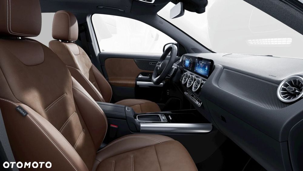 Mercedes-Benz GLA - 8