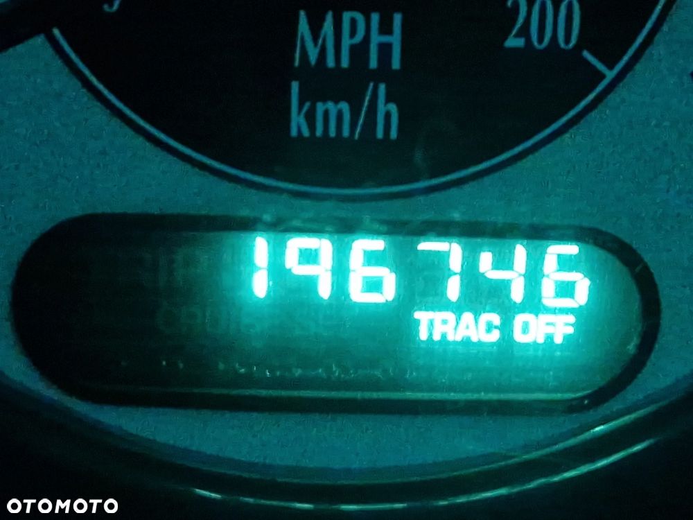 Chrysler Town & Country 3.8 - 16