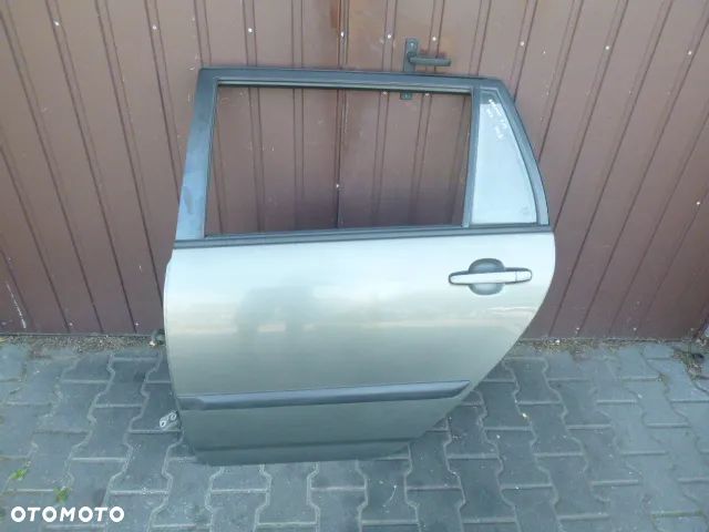 DRZWI LEWY TYŁ LEWE TYLNE KOMPLETNE TOYOTA COROLLA E12 KOMBI KOLOR 1C3 - 9