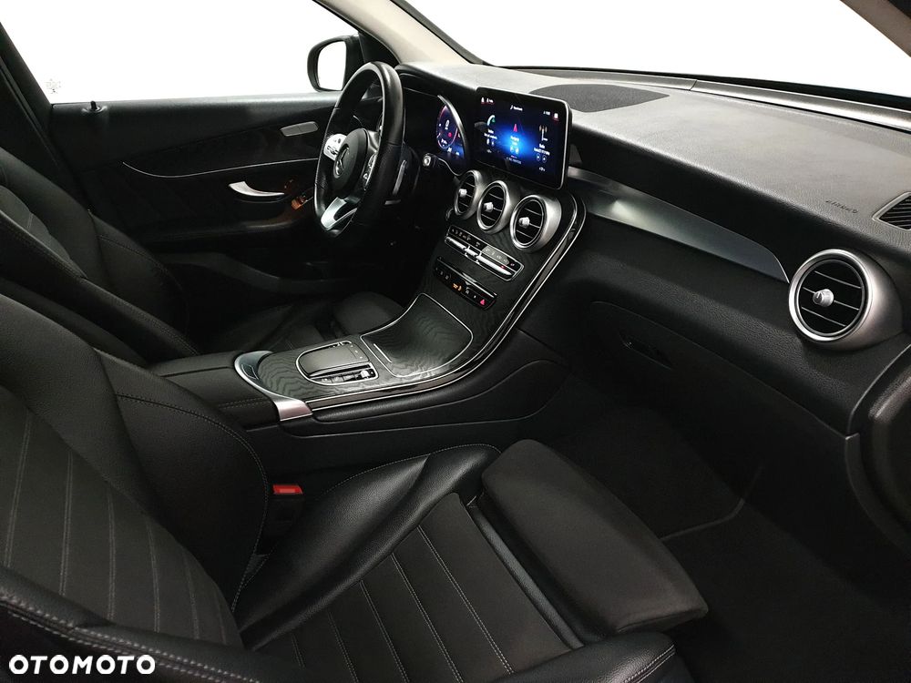 Mercedes-Benz GLC 300 de 4Matic 9G-TRONIC AMG Line Plus - 27