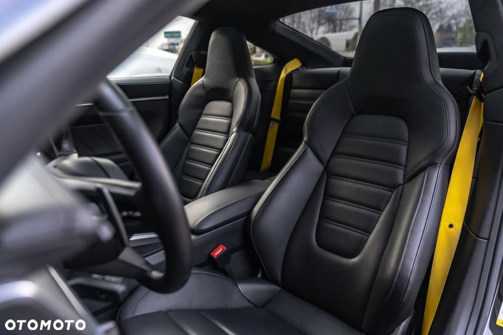 Porsche 911 Turbo S - 24