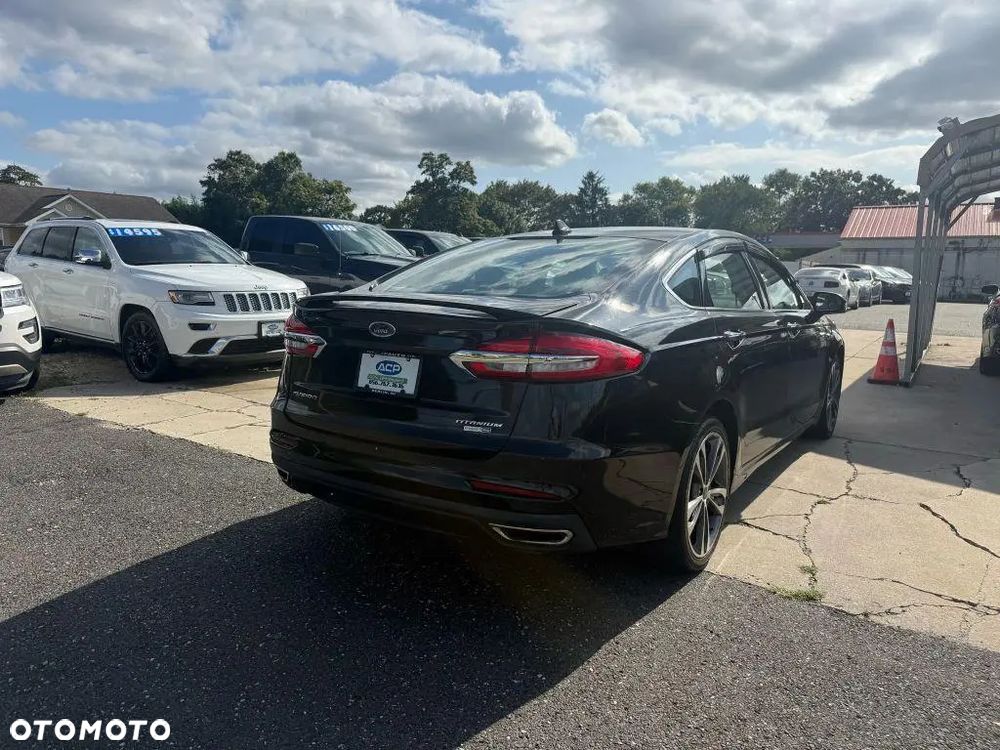 Ford Fusion 2.0 EcoBoost Titanium - 4