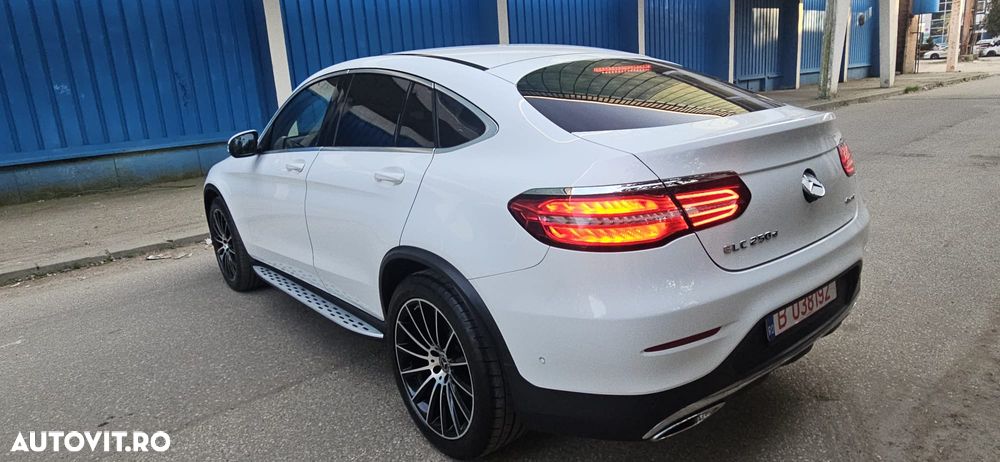 Mercedes-Benz GLC 250 d 4MATIC 9G-TRONIC AMG Line - 11