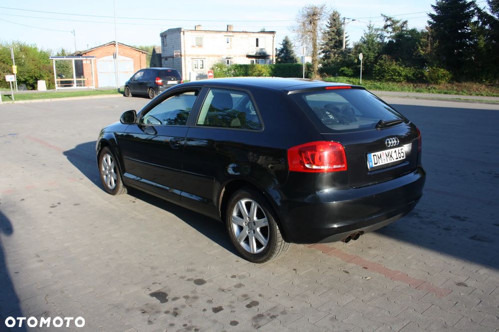 Audi A3 3-drzwiowe 1.8 TFSI S tronic Attraction - 8