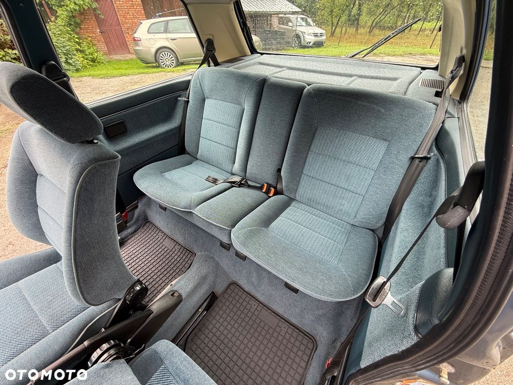 Volkswagen Golf 1.6 GL - 8