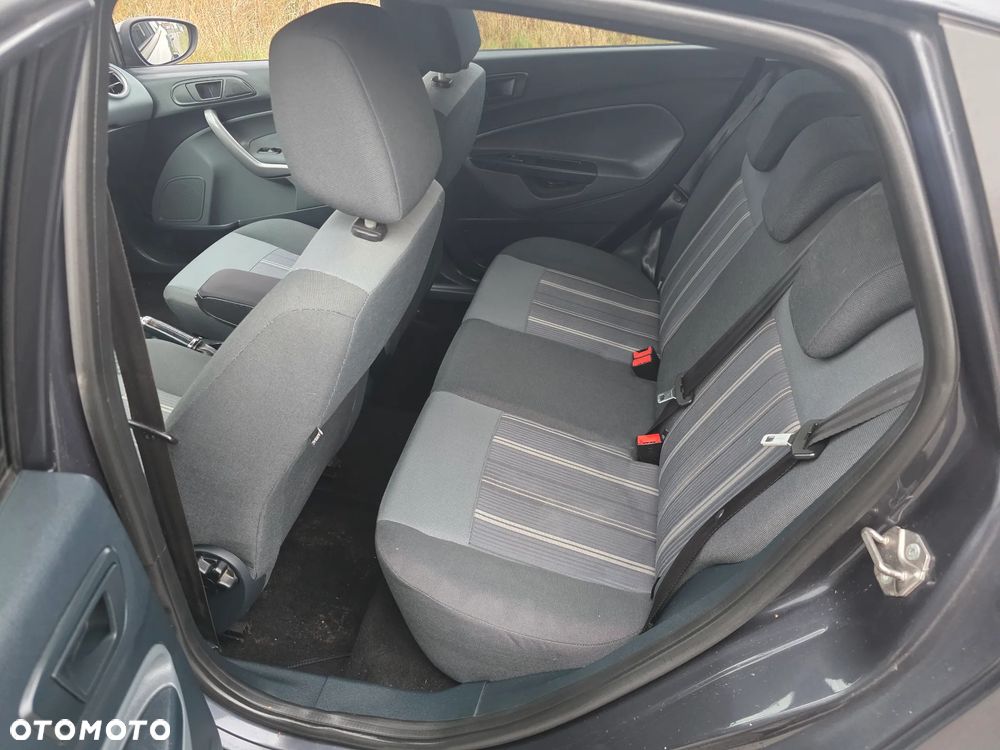 Ford Fiesta - 17