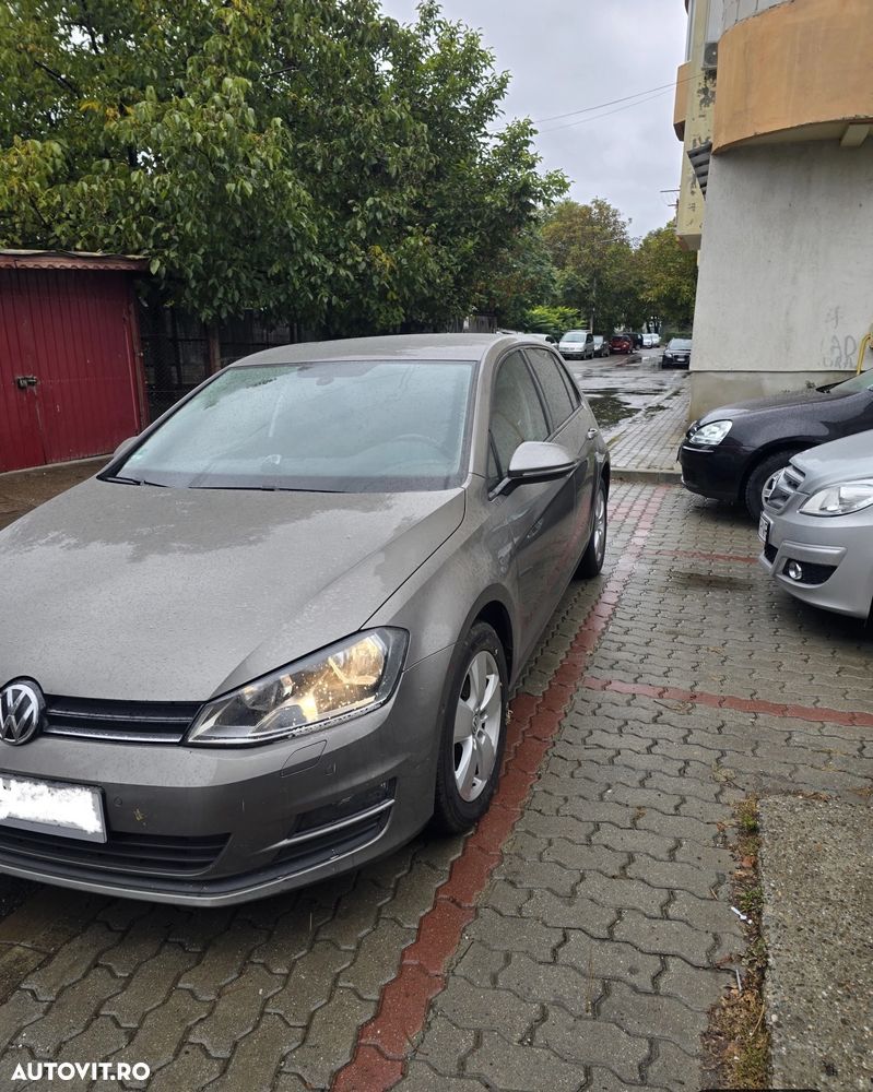 Volkswagen Golf - 34