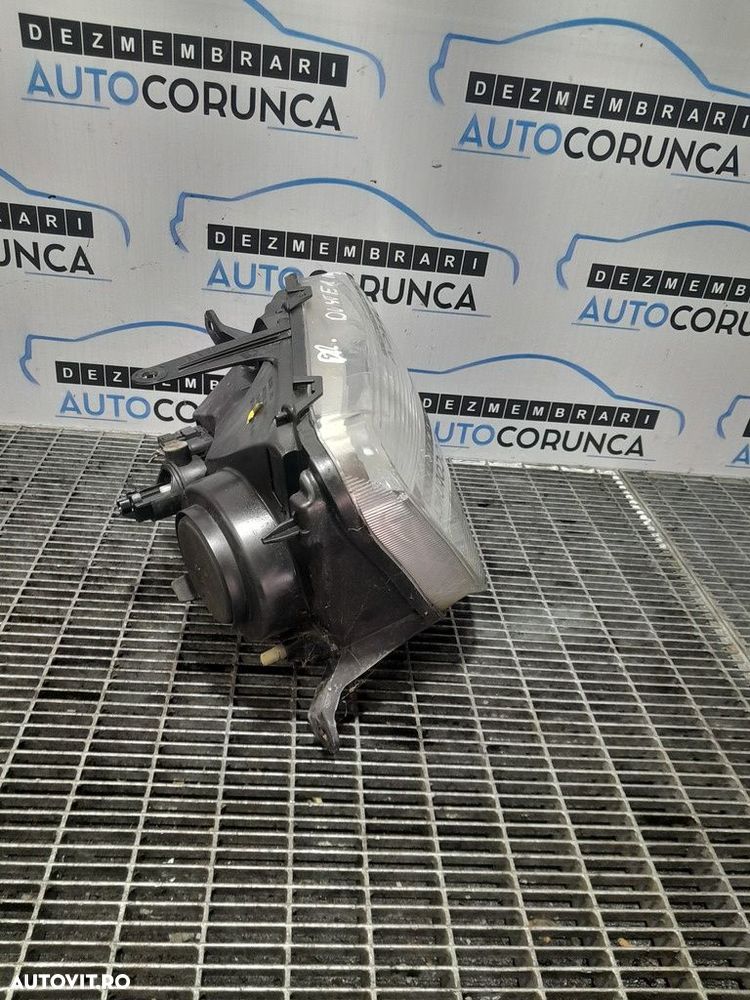 Far Dreapta Dacia Duster 2010 - 2013 SUV 4 Usi (1090) Fara xenon - 4