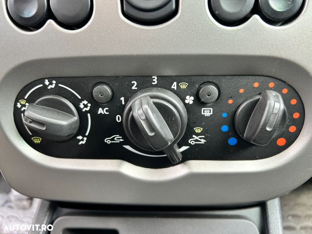 Dacia Duster 1.5 dCi 4x2 Ambiance - 23