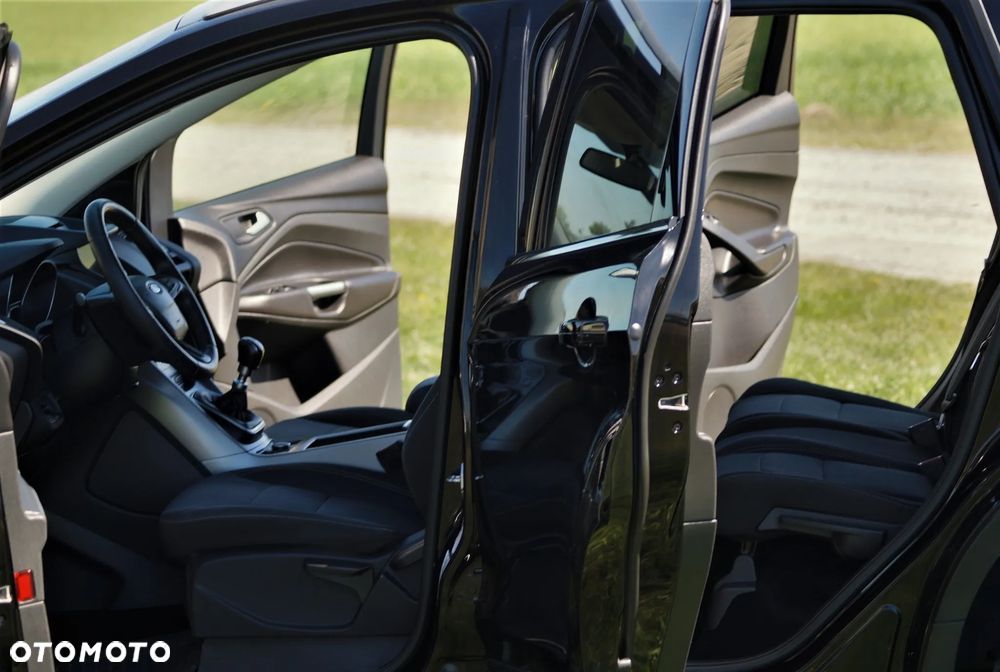 Ford Kuga - 33