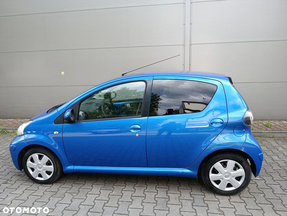Toyota Aygo Cool&Go - 11