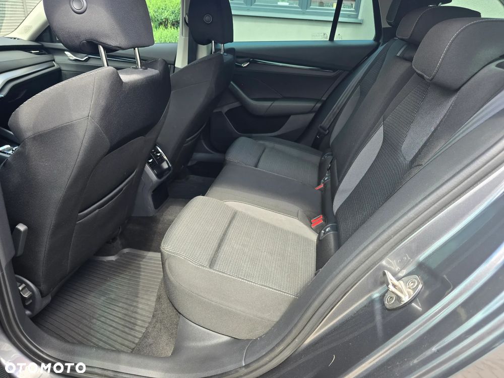 Skoda Octavia 2.0 TDI Selection DSG - 12