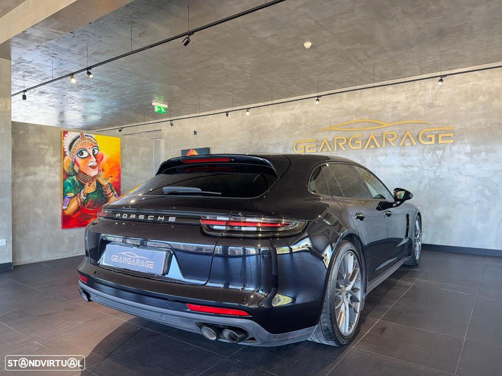Porsche Panamera Sport Turismo - 12