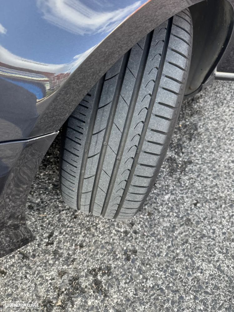 VW Passat Variant 1.6 TDI BlueMotion Comfortline - 11